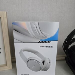 New Bose QuietComfort SC Wireless Headphones - White
